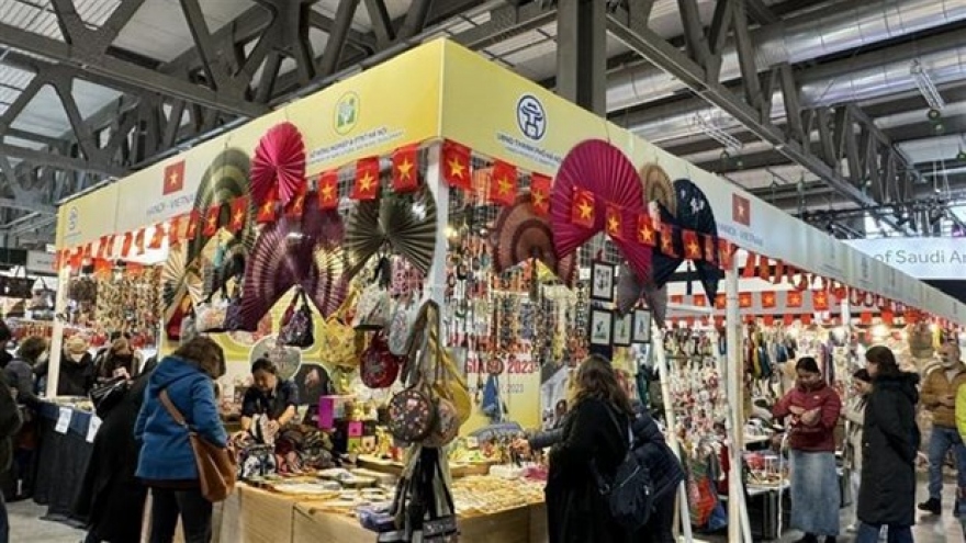 Vietnam attends international craft exhibition in Italy